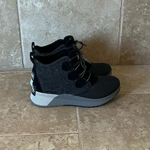 Sorel Out N About III Waterproof Boot - Picture 3 of 9